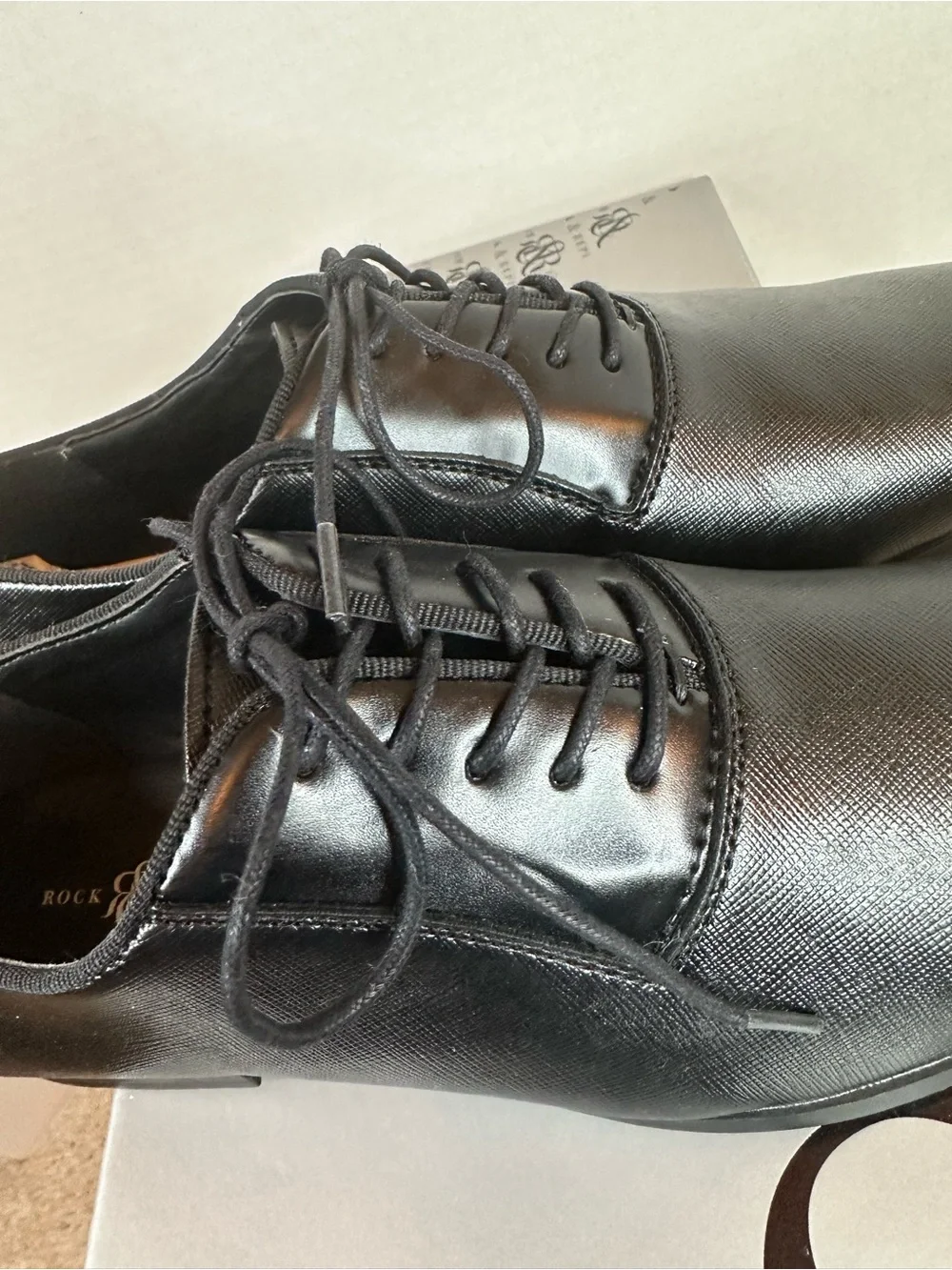Rock & Republic Men’s Black Textured Lace-Up Oxfords, size 8, New in Box